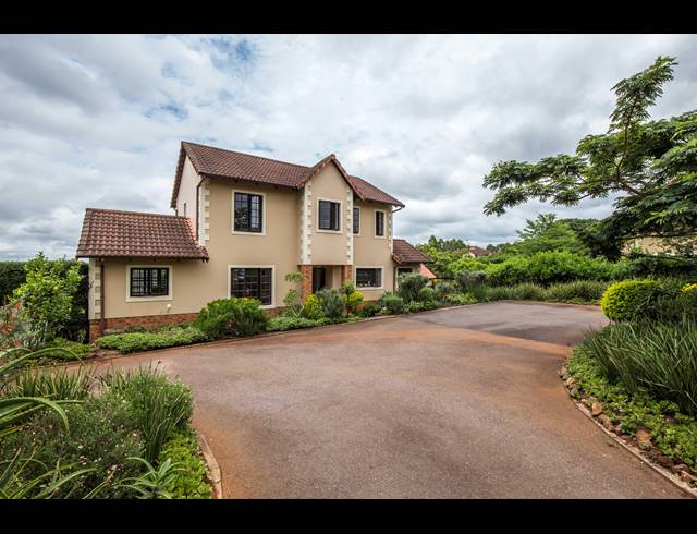 4 BEDROOM FREEHOLD SOLD IN CLIFTON HILL ESTATE
